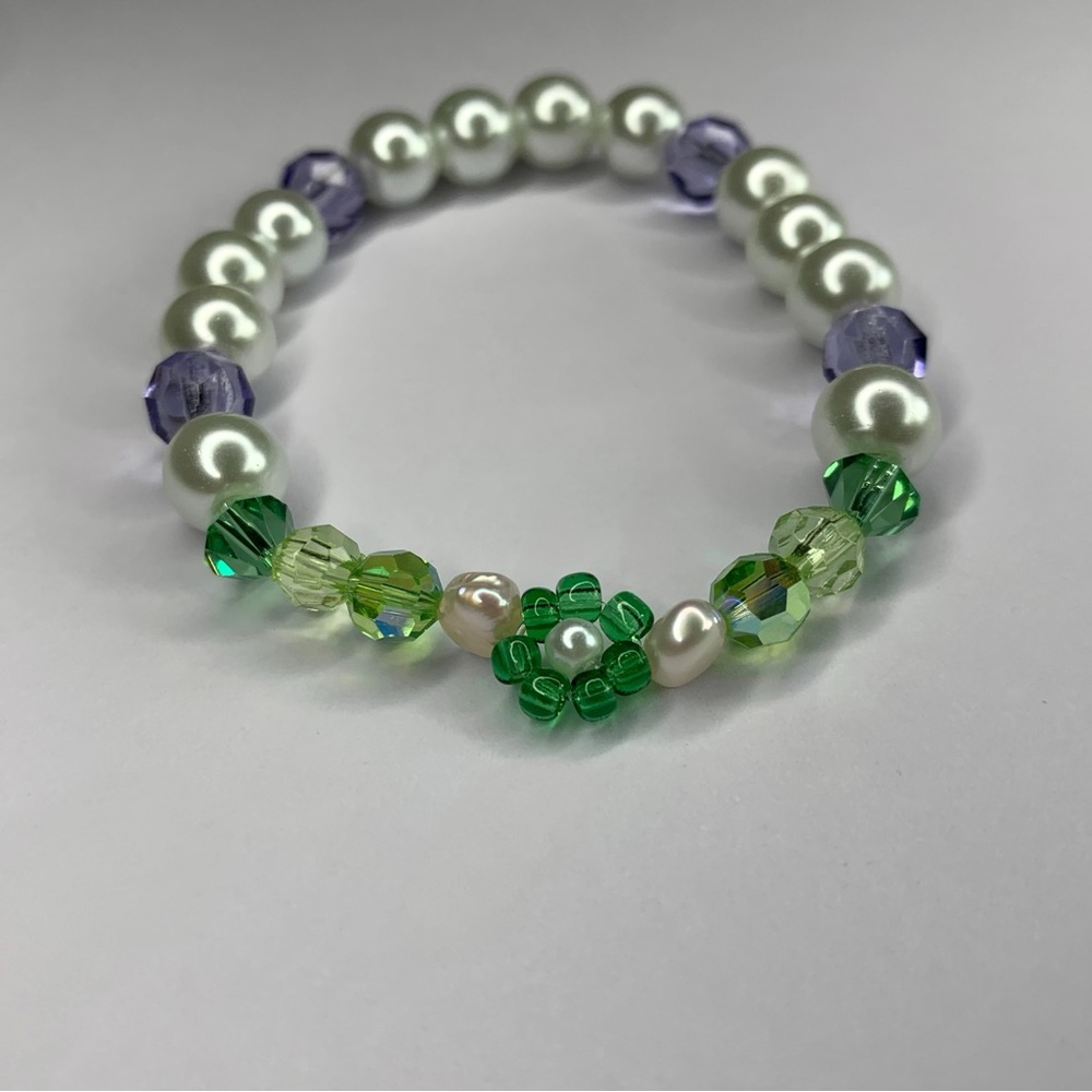 5/$20 ENTIRE SHOP CLEARANCE 🇮🇪 “Meadow in Killarney” Handmade Bracelet